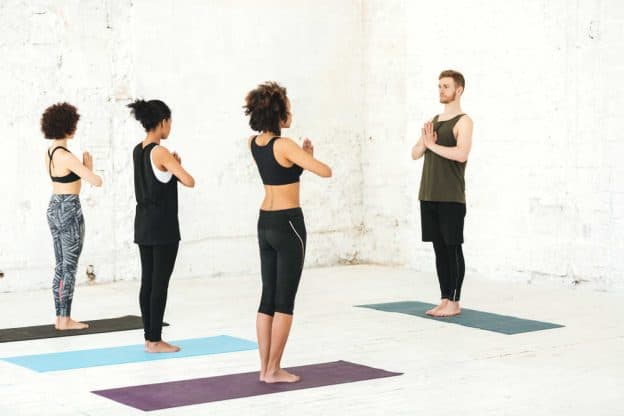 Aula de yoga para iniciantes
