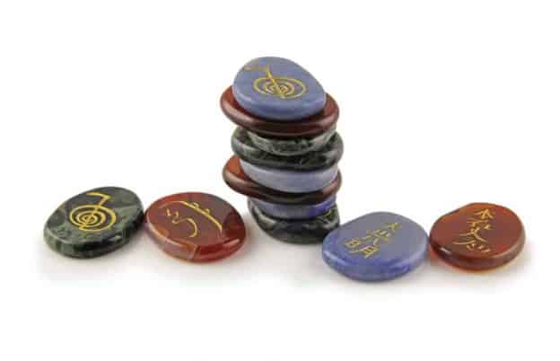 pedras e simbolos do reiki