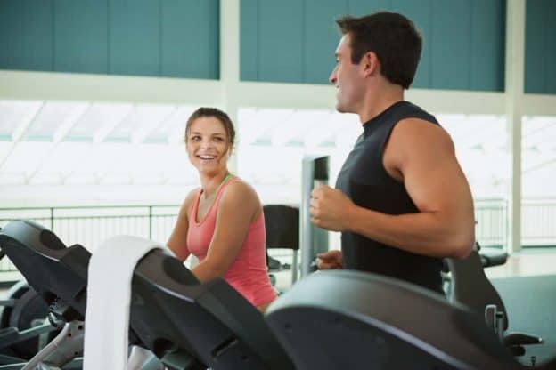 yoga do riso exercicios como praticar passo a passo