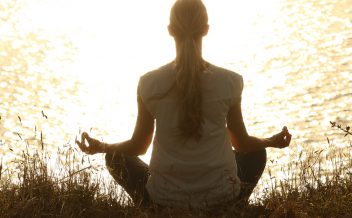 bhakti yoga, mantras y cantos